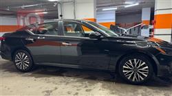 نيسان ألتيما